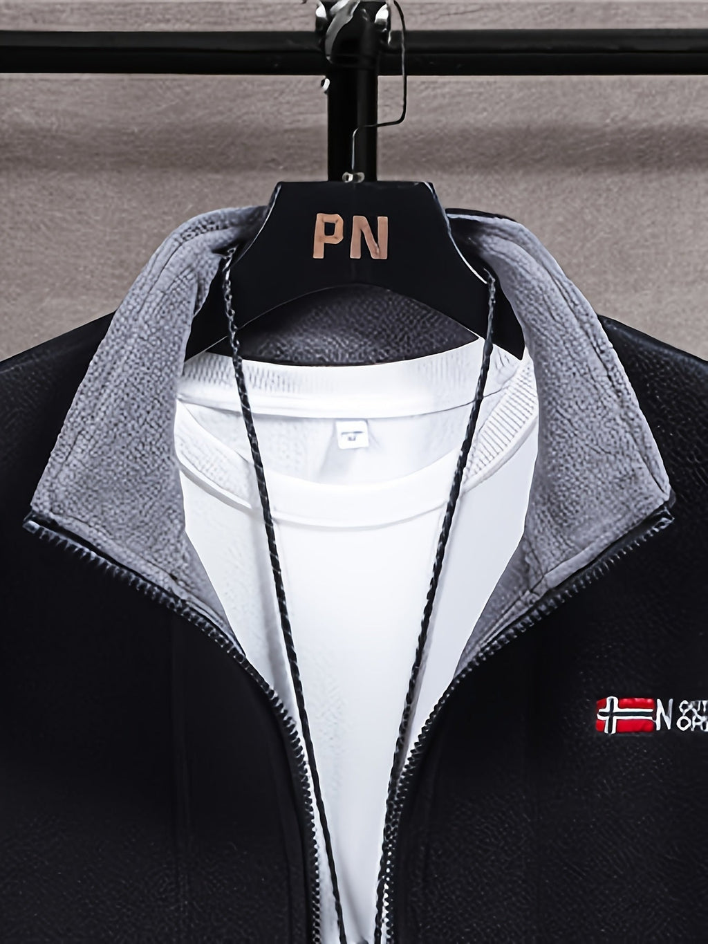 Magnus Men's Outdoor Fleece Jacket – Soft, Lightweight Warmth with a Protective Collar