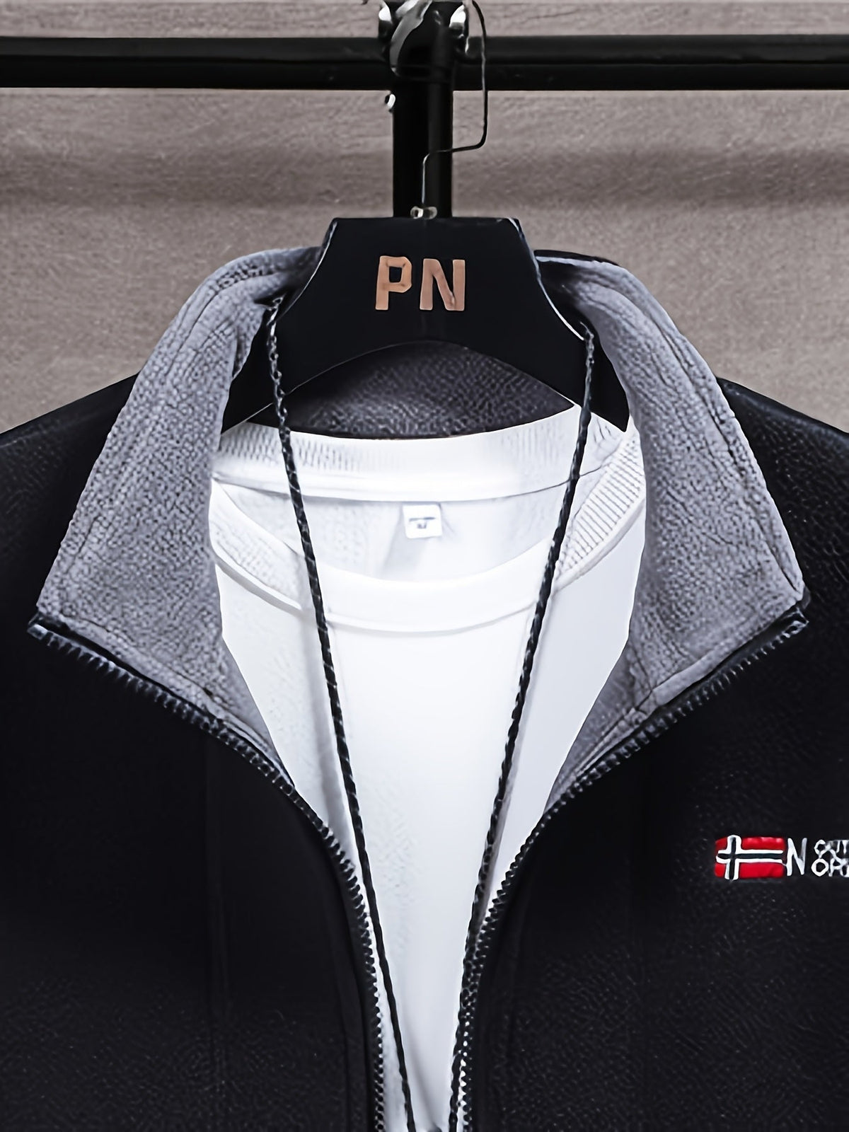 Magnus Men's Outdoor Fleece Jacket – Soft, Lightweight Warmth with a Protective Collar