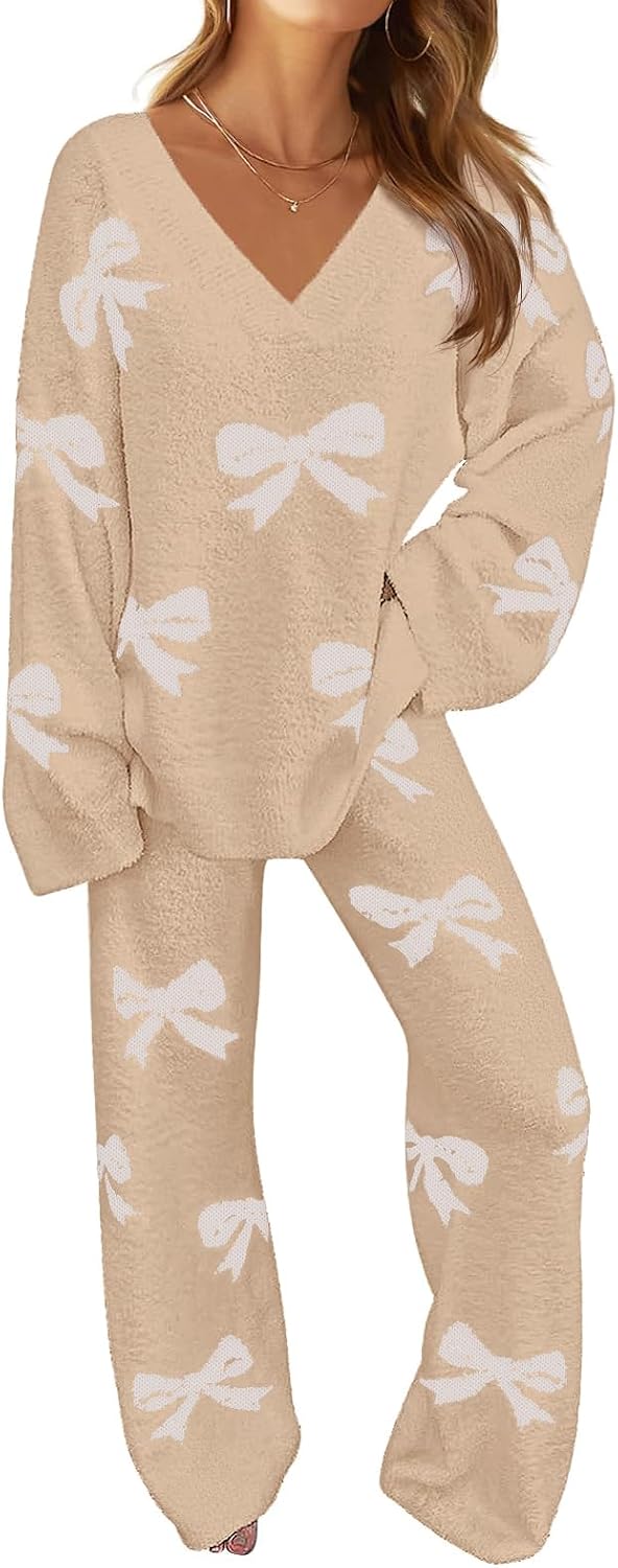 Serena Women's Fleece Lounge Set – V-Neck Top, Wide-Leg Trousers & Drawstring Waist