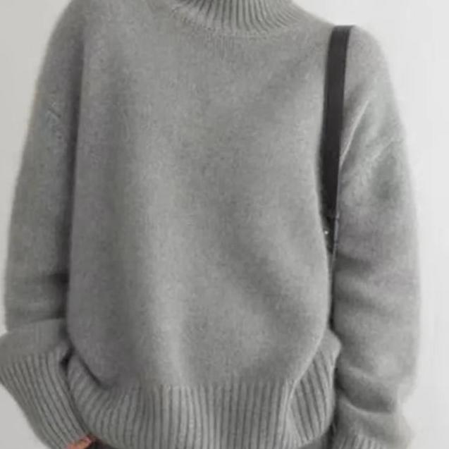 Margot Women's Oversized Cashmere Turtleneck Sweater – Soft, Warm & Elegant