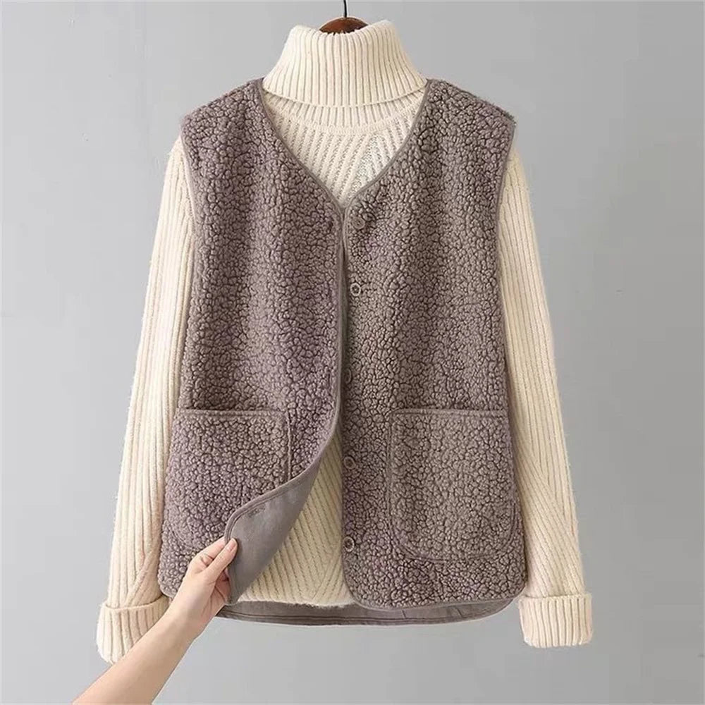 Harper Women's Sleeveless Vest – Warm Sherpa Shearling-Style Fabric, Lightweight & Casual