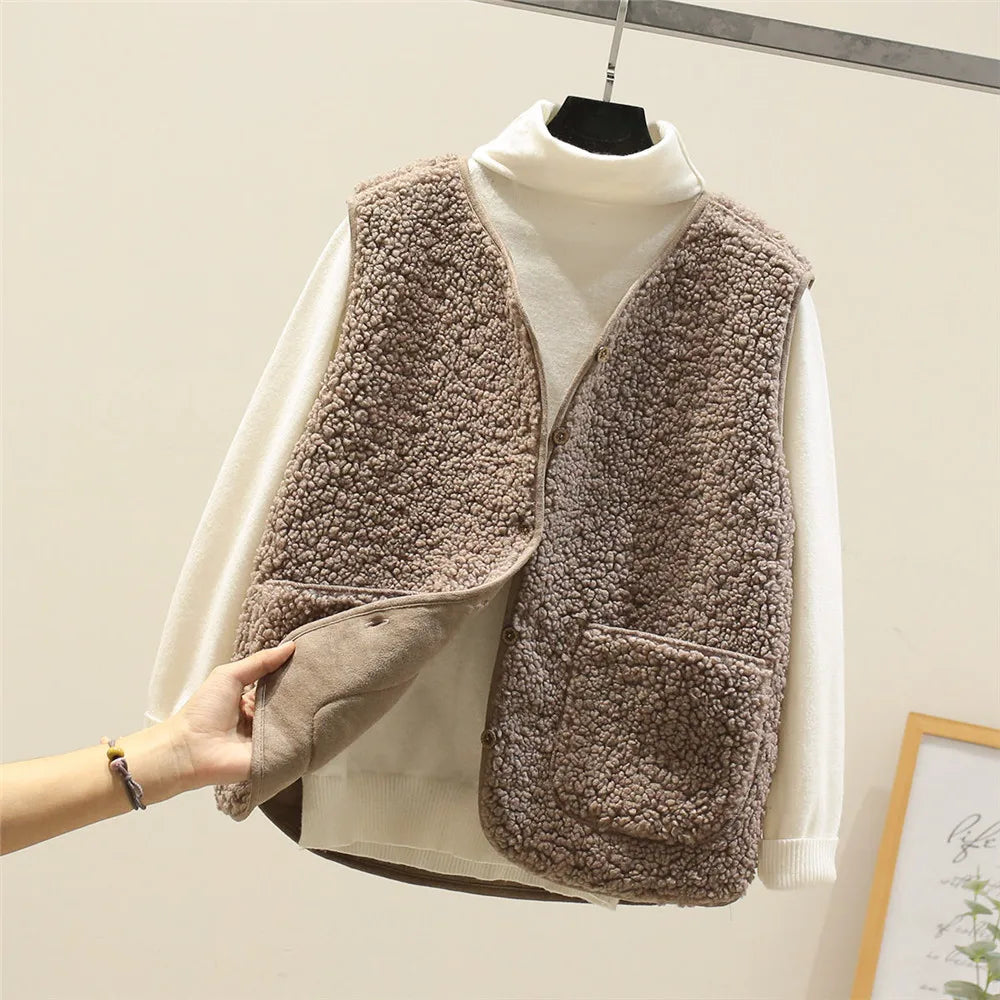 Harper Women's Sleeveless Vest – Warm Sherpa Shearling-Style Fabric, Lightweight & Casual