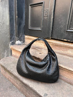 Willow Braided Handbag for Women – Chic Vegan-Leather Design with Spacious Interior and Zip Fastening
