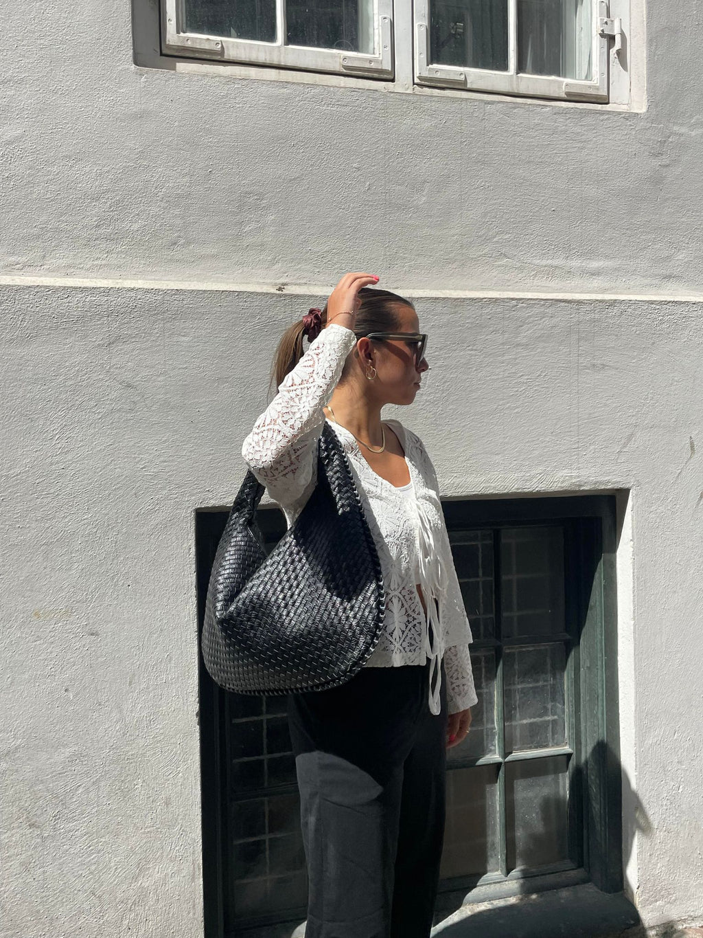 Willow Braided Handbag for Women – Chic Vegan-Leather Design with Spacious Interior and Zip Fastening