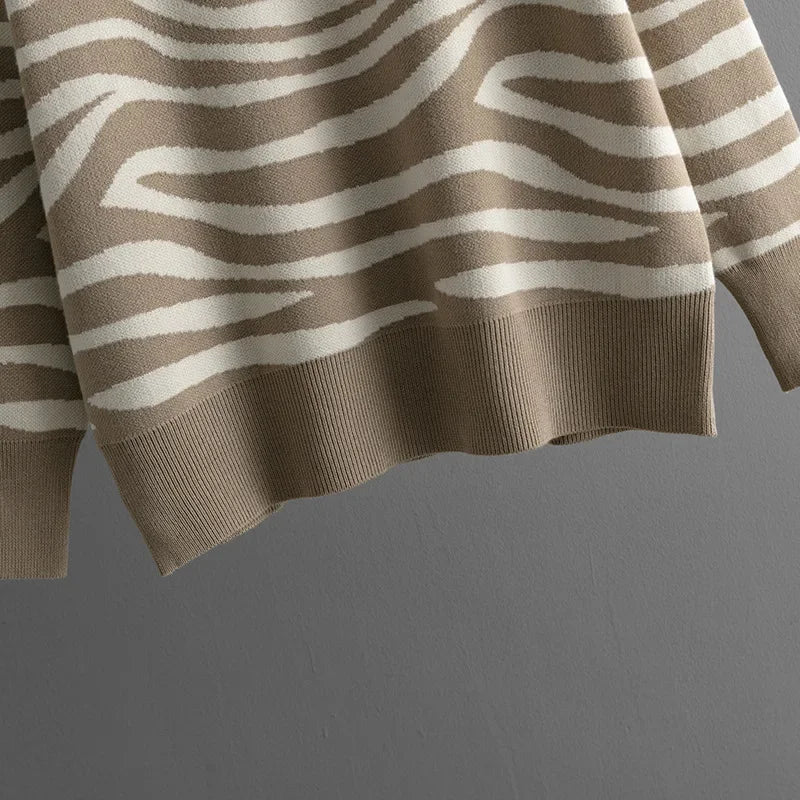 Rosalind Women's Cashmere Set – Chic Zebra-Print Design, Soft & Cozy