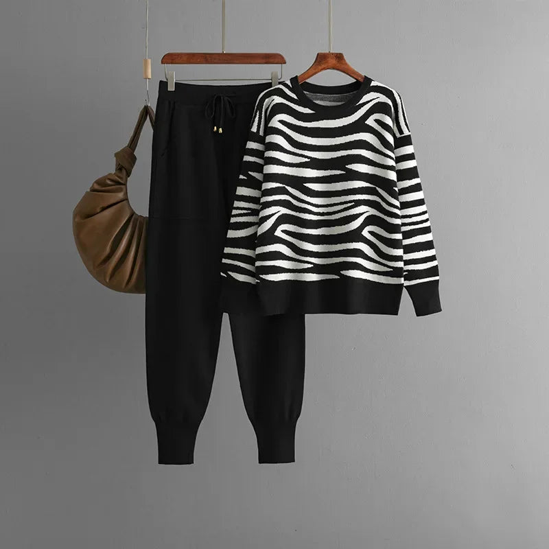 Rosalind Women's Cashmere Set – Chic Zebra-Print Design, Soft & Cozy