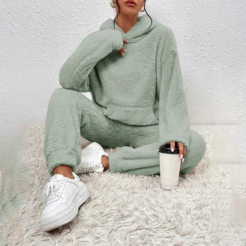 Juniper Women's Set – Soft Fleece Pajamas with Hood & Relaxed Pants for Winter